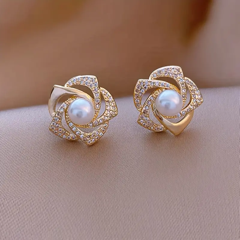 Pearl Spiral Earrings main image 1
