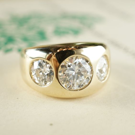 Classic Gold Inlaid Zirconia Ring main image 0