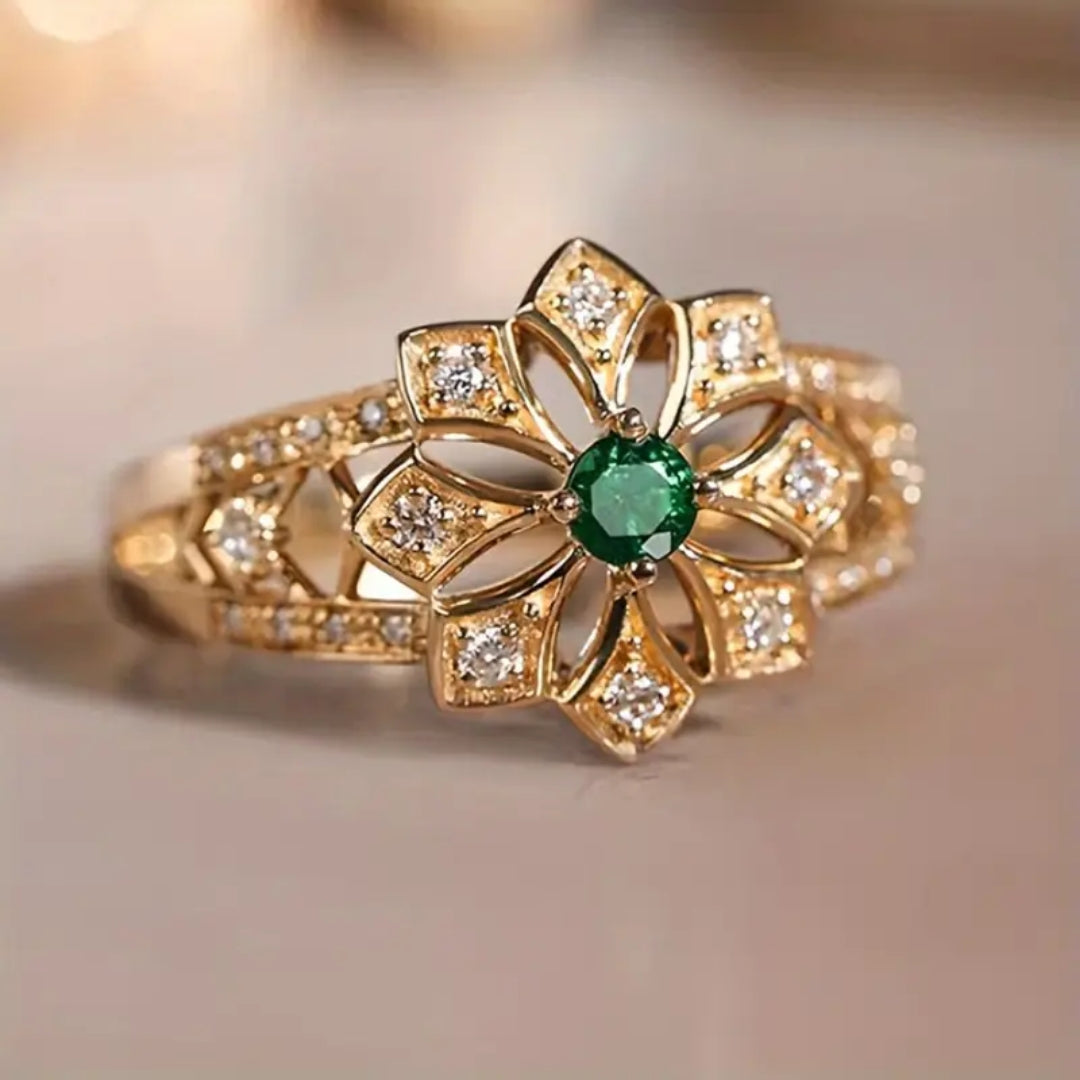Green Flower Hollow Gold Ring