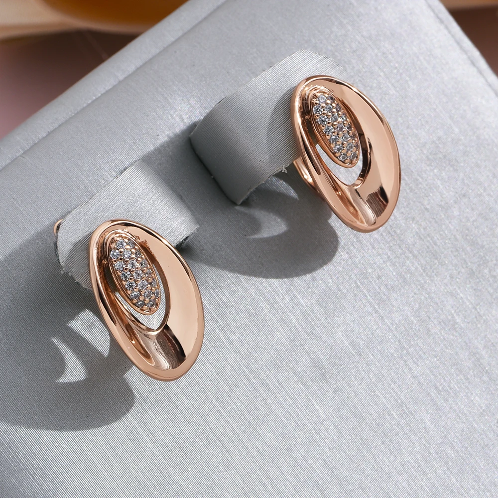 Elegant Hollow Golden Earrings