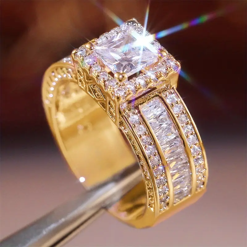 Bright Exquisite Gold Ring – Amelia Jewelry